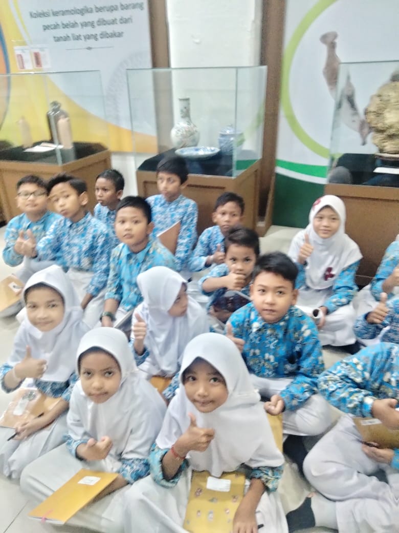 KUNJUNGAN KE MUSEUM PARA SISWA/SISWI SERTA GURU SDN 4 LANGSA