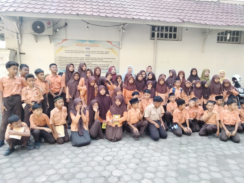 KUNJUNGAN KE MUSEUM KOTA LANGSA PARA GURU DAN SISWA/SISWI SDN 7 LANGSA.